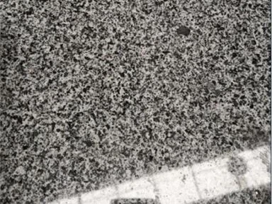 Piastrelle per pavimentazione in granito grigio scuro