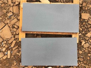 Piastrelle di basalto grigio