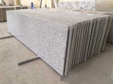 Ripiani in granito grigio