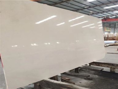 Lastre di calcare bianco