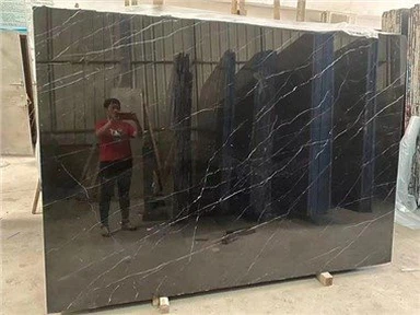 Struttura del pavimento in marmo nero