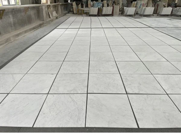 Piastrella in Marmo Bianco Carrara Levigato
