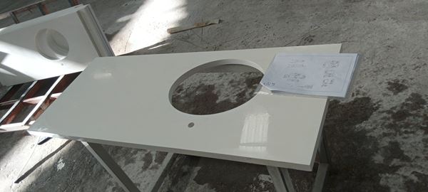 Controsoffitti in quarzo bianco puro