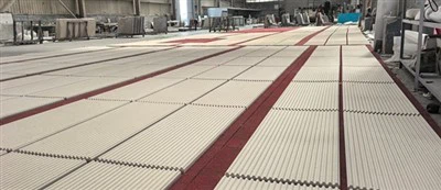 Parete esterno delle piastrelle calcaree